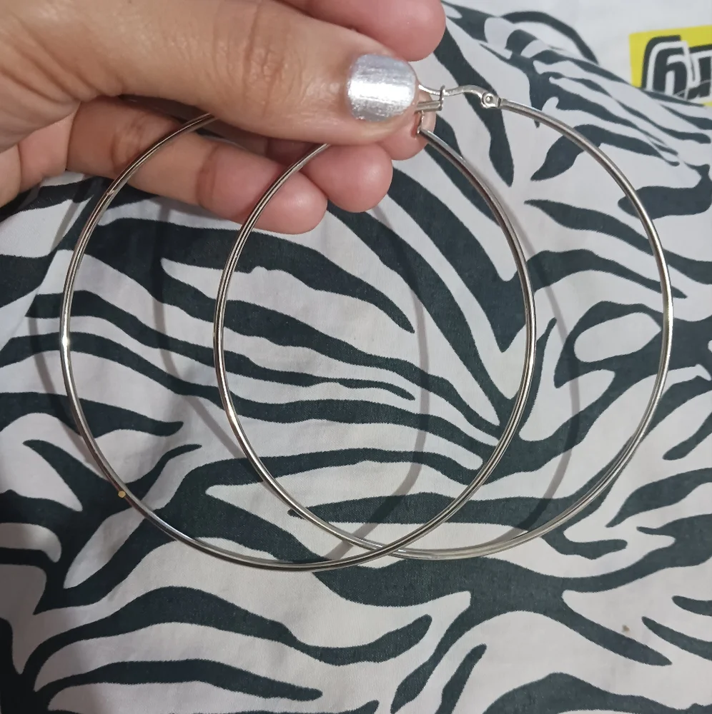 Stainless Steel Women big medium silver hoop earrings - Picture 2 of 7